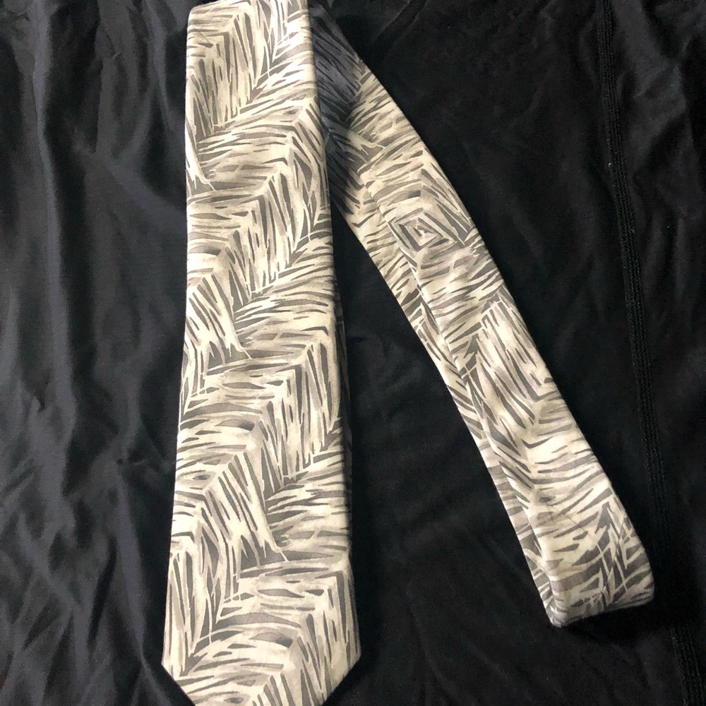 Michael Kors gray tie